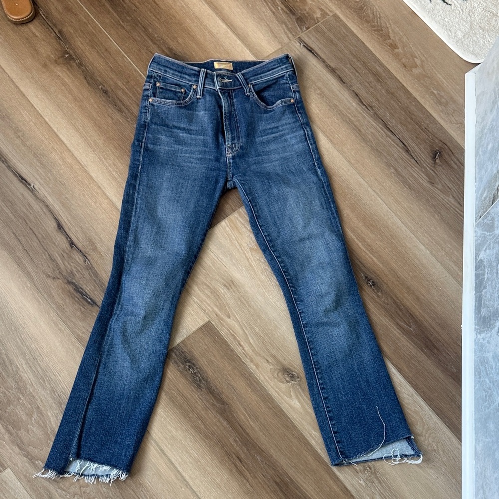 MOTHER Dark Blue Insider Step Crop Fray